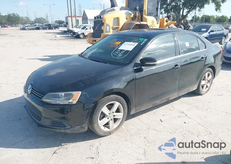 2013 Volkswagen Jetta 2.0L Tdi from USA, damaged, VIN 3VWLL7AJ6DM438641